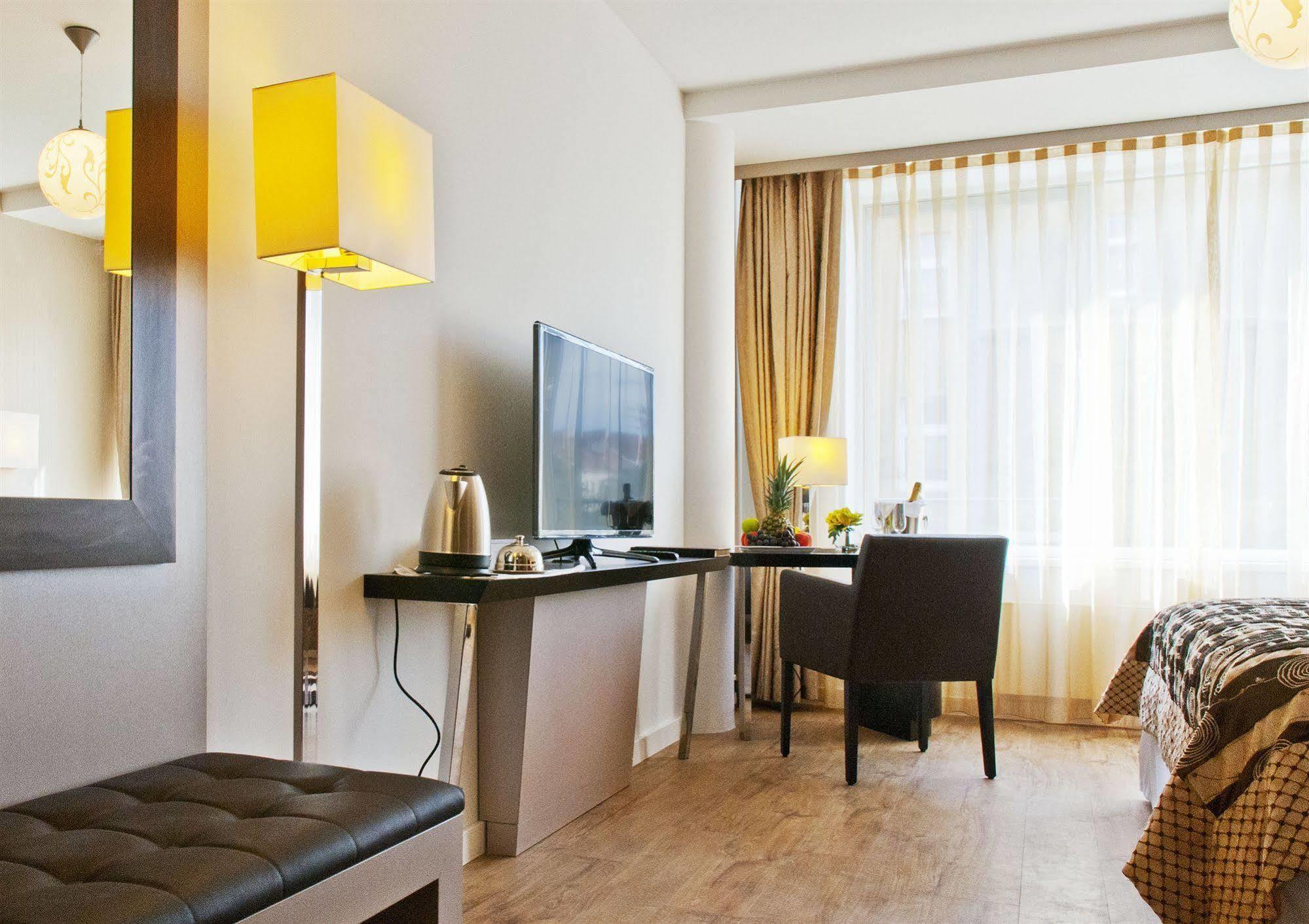 Hotel Vier Jahreszeiten Berlin City Exterior foto